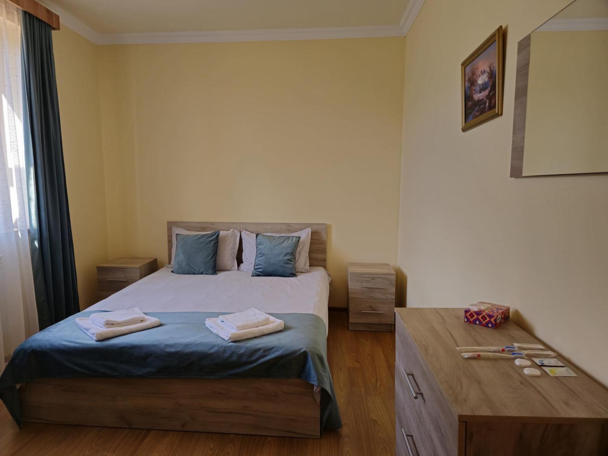 Zartonq Hotel Татев Екстериор снимка