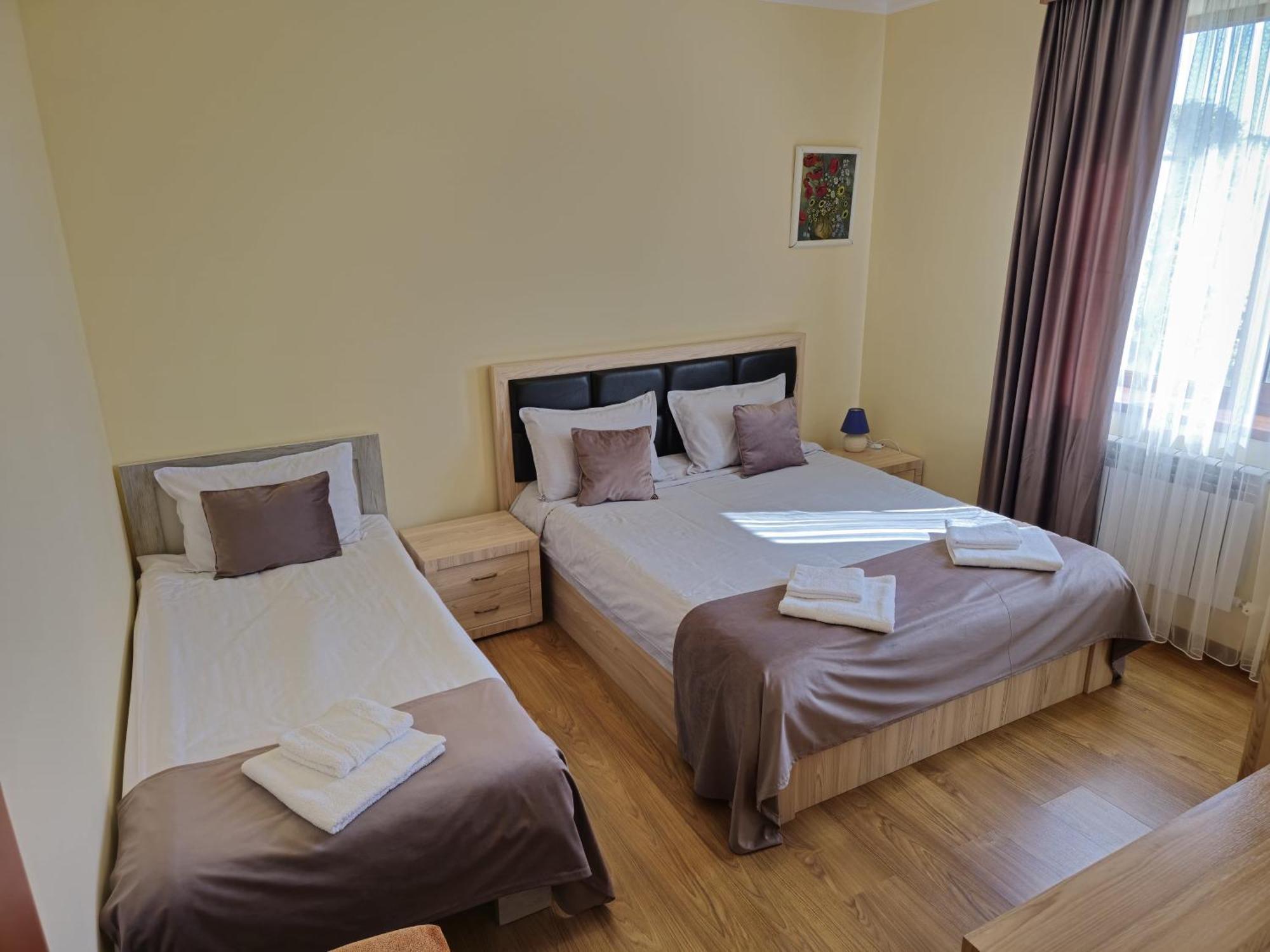 Zartonq Hotel Татев Екстериор снимка