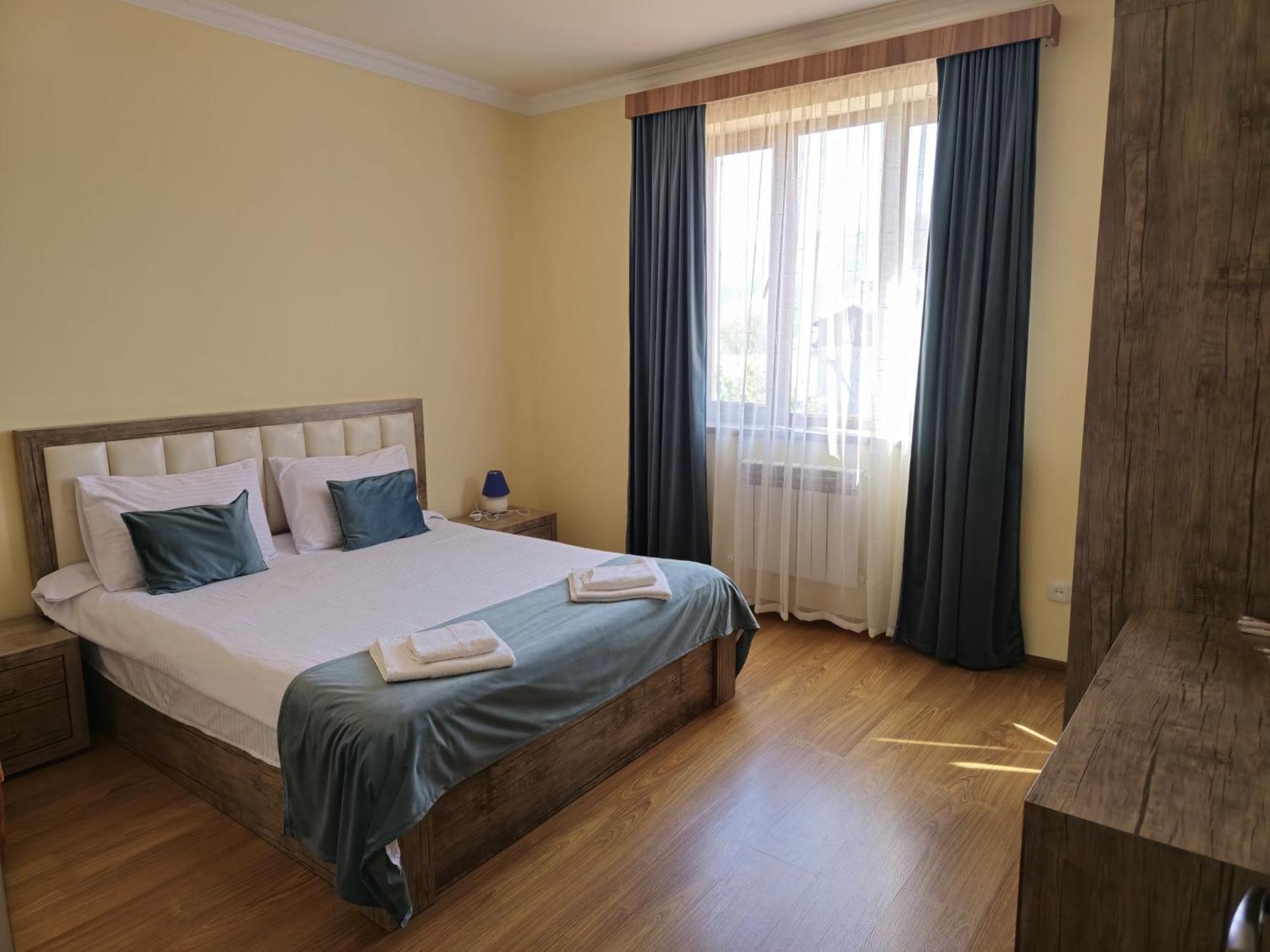 Zartonq Hotel Татев Екстериор снимка