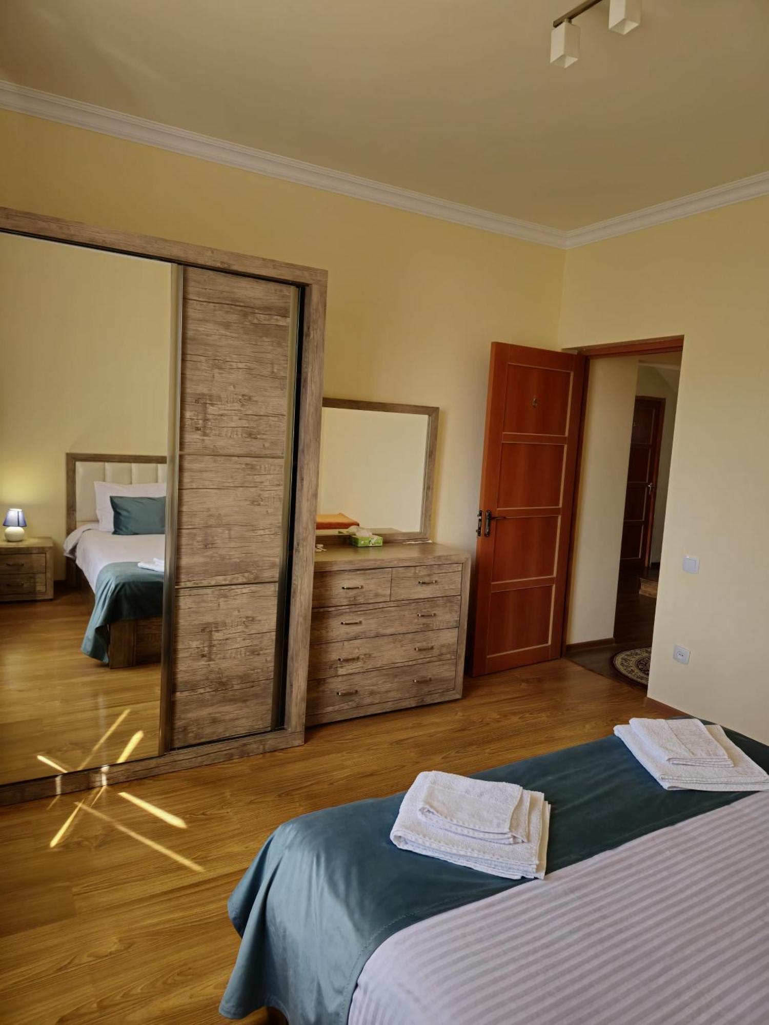 Zartonq Hotel Татев Екстериор снимка