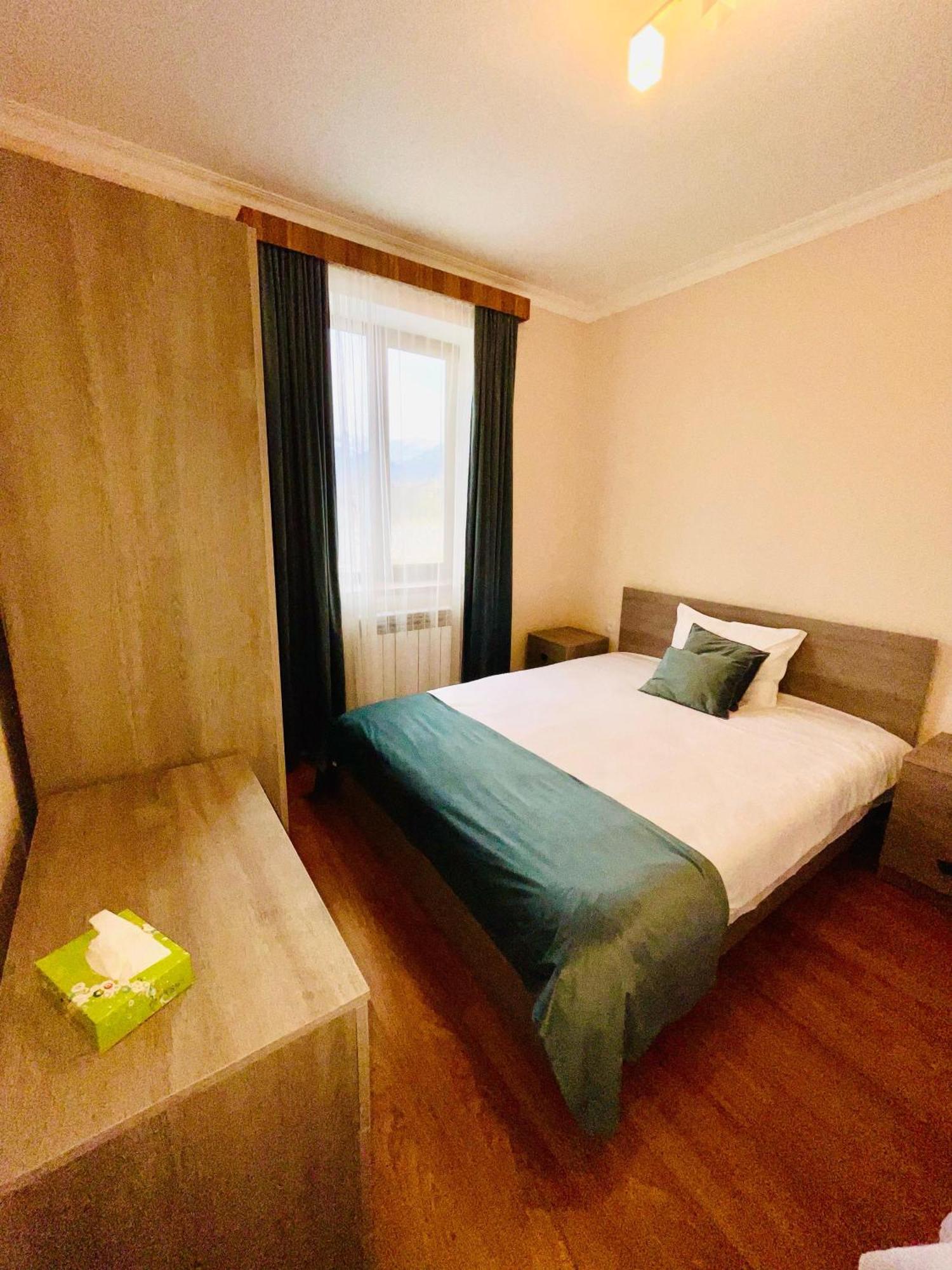 Zartonq Hotel Татев Стая снимка